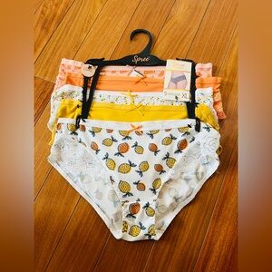 NWT Spree Lace Hipster Panty Set